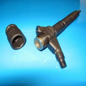 Wrench to dismount the internal ring-nut of the solenoid of injectors CR Denso