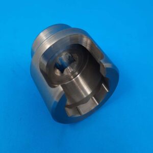 Wrench to disassemble pressure regulateur placed on the element of CP4 pumps